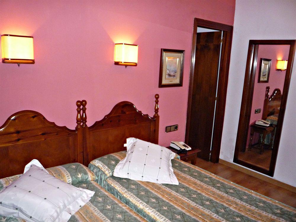 Edelweiss Hotel 2*